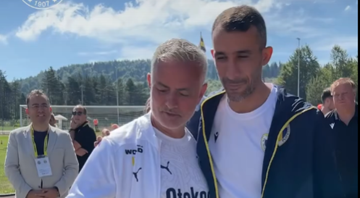 Mourinho și Dzeko au întors Petrolul » Amical de gală în Turcia, la debutul portughezului pe banca lui Fenerbahce