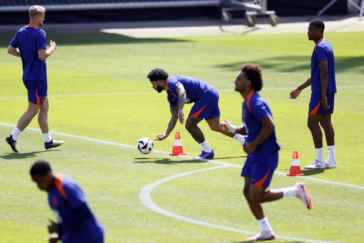 Îl mai recunoști? Memphis Depay și-a schimbat total look-ul înaintea disputei cu România de la Euro 2024: „Și prietenei mele îi place!”