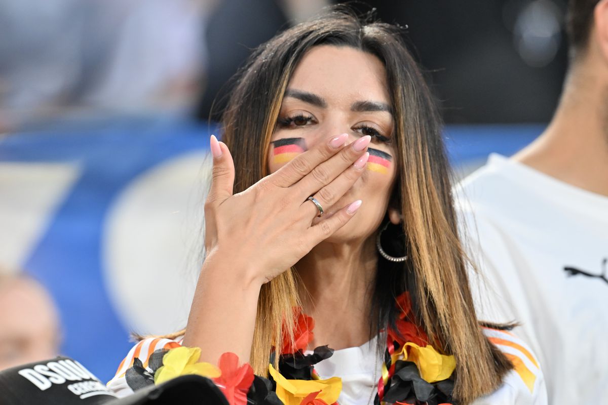 Dărâmați, dar împreună » Ce s-a întâmplat după finalul dureros din Germania - Danemarca: gestul lui Eriksen și jucătorul care nu se putea ridica