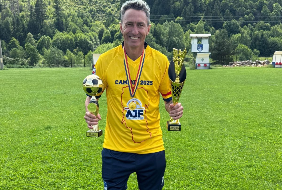 Trei jucători cu peste 150 de meciuri în „A” au pus umărul la o promovare istorică în Liga 3! + Fostul vârf al lui Rotaru s-a retras după meci și își începe misiunea penticostală: „Un drum în care cred cu tărie”