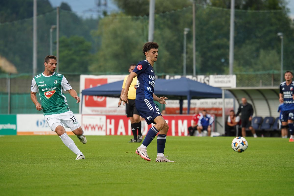 Mărturie halucinantă în scandalul-monstru din Superliga: „A intrat peste jucător în cameră și l-a îmbrâncit peste masă. Un ciob i-a intrat în spate, îi putea fi fatal!”