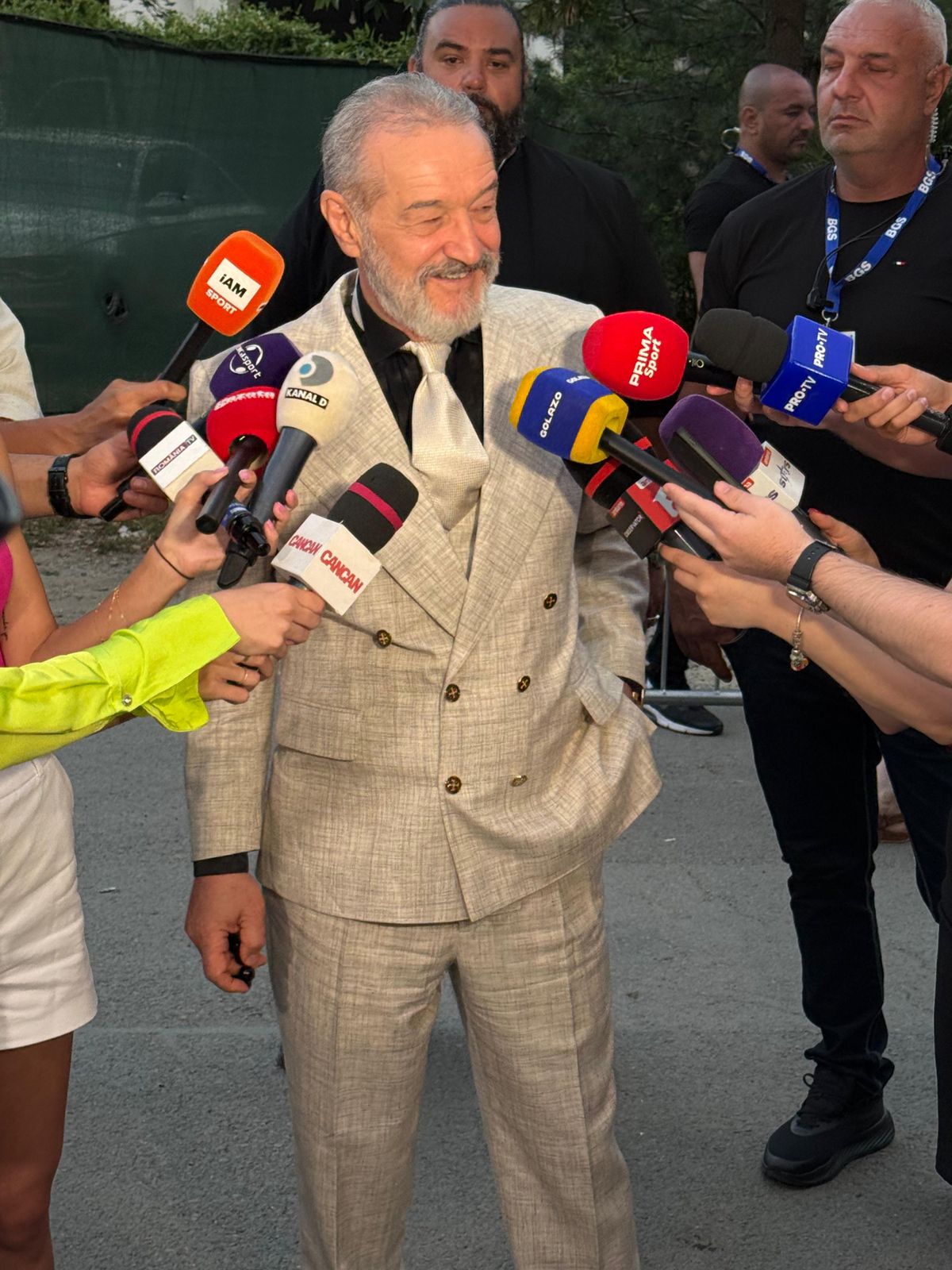 Singurul fotbalist pe care Gigi Becali l-ar mai lua vara asta la FCSB: „Tu ești titular în toate meciurile. Ușa e deschisă, bați și intri” + Mutarea eșuată: „Nu merge”