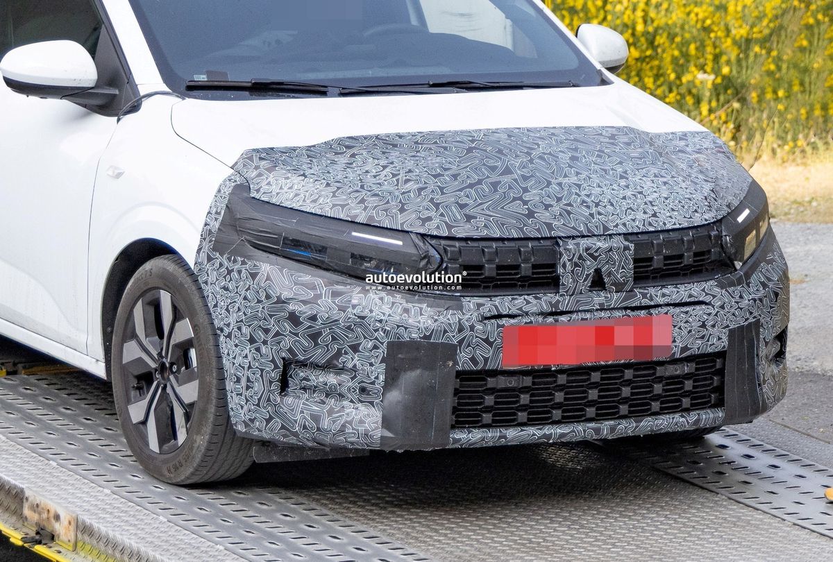 Imagini cu noua Dacia Sandero