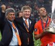 Cei trei oameni influenți de la Șahtior în 2009, când echipa a cucerit Cupa UEFA: Darijo Srna, Rinat Akhmetov și Mircea Lucescu