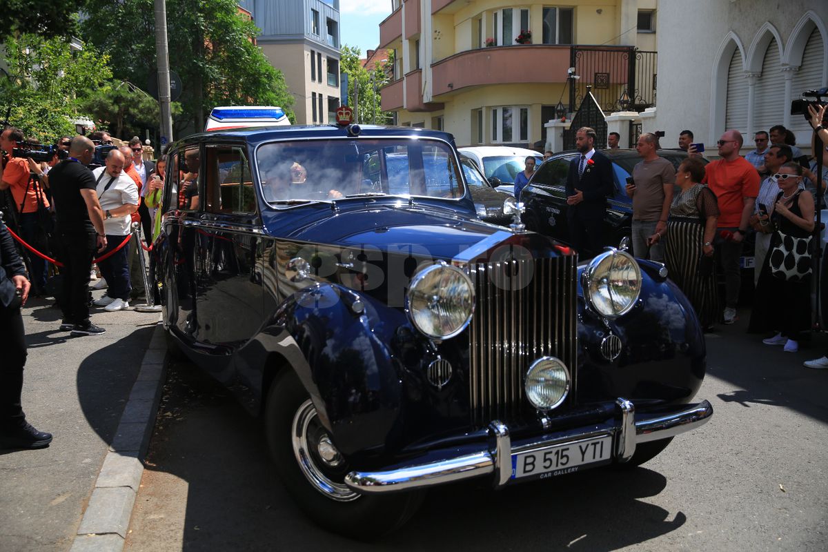 Doar 18 în toată lumea! Cu ce mașină au ajuns Kira Hagi și Thomas Ferfelis la nuntă » Surpriză din partea lui Ion Țiriac