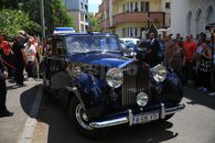 Doar 18 în toată lumea! Cu ce mașină au ajuns Kira Hagi și Thomas Ferfelis la nuntă » Surpriză din partea lui Ion Țiriac