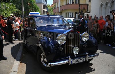 Doar 18 în toată lumea! Cu ce mașină au ajuns Kira Hagi și Thomas Ferfelis la nuntă » Surpriză din partea lui Ion Țiriac
