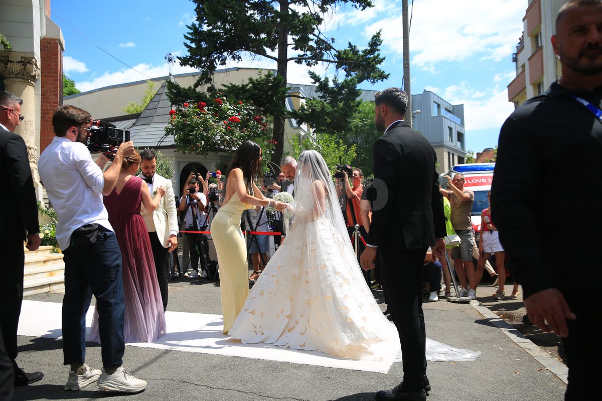 Kira Hagi a ajuns la biserica pentru slujba religioasa. Foto Ionuț Iordache