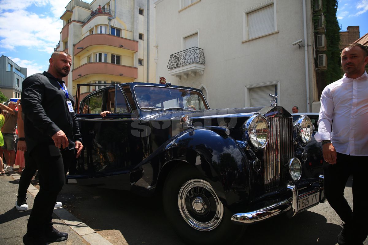Doar 18 în toată lumea! Cu ce mașină au ajuns Kira Hagi și Thomas Ferfelis la nuntă » Surpriză din partea lui Ion Țiriac