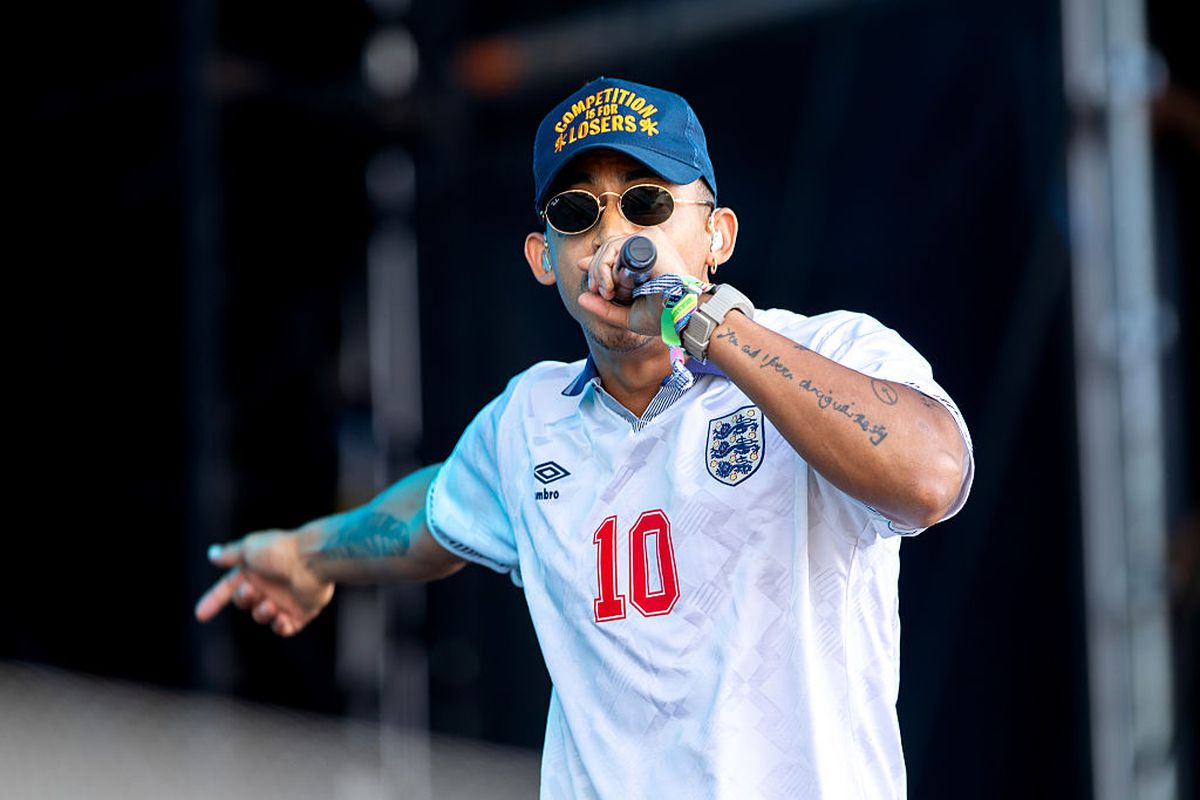 Glastonbury, festivalul favorit al lui Jamie Carragher, plin de controverse în 2025 » Peste 200.000 de participanți: sute de steaguri ale Palestinei, femei în costume provocatoare și un mesaj scandalos