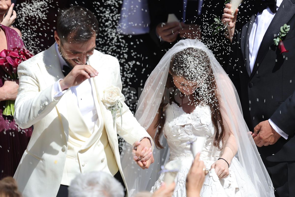 Kira Hagi și Thomas Ferfelis s-au căsătorit religios » În ce mașină au venit la eveniment: imagini tari cu Ianis și verișoara Maria