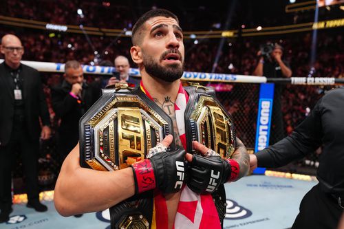 VIDEO Topuria l-a făcut KO pe Oliveira și a câștigat a doua centură din UFC! Urmează un meci colosal