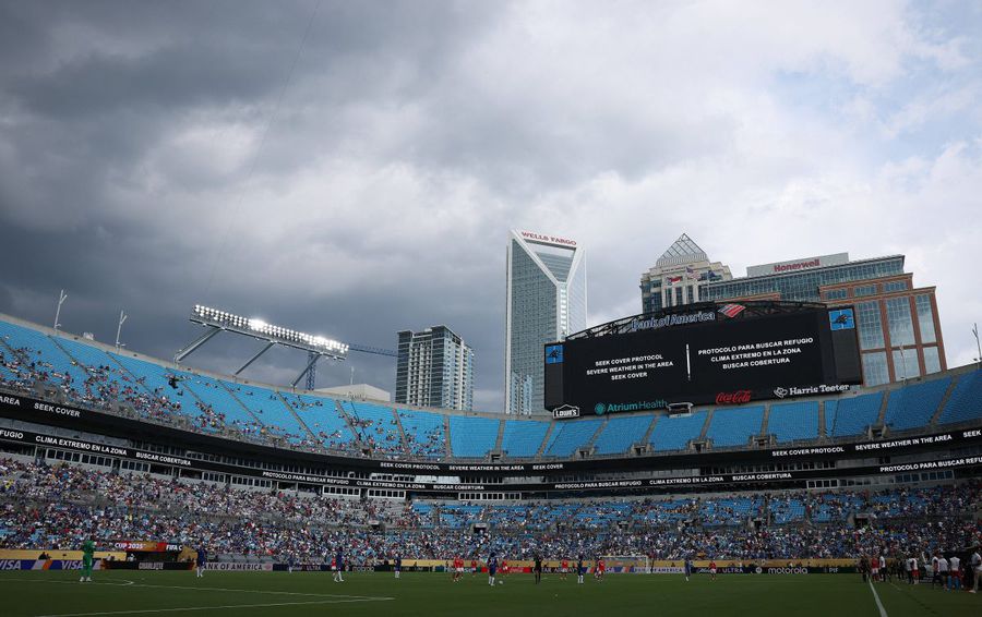 Așa arăta cerul de deasupra arenei unde s-a jucat Benfica - Chelsea / Foto: Imago Thortura mondială în farsa americană