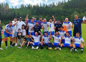 Trei jucători cu peste 150 de meciuri în „A” au pus umărul la o promovare istorică în Liga 3! + Fostul vârf al lui Rotaru s-a retras după meci și își începe misiunea penticostală: „Un drum în care cred cu tărie”