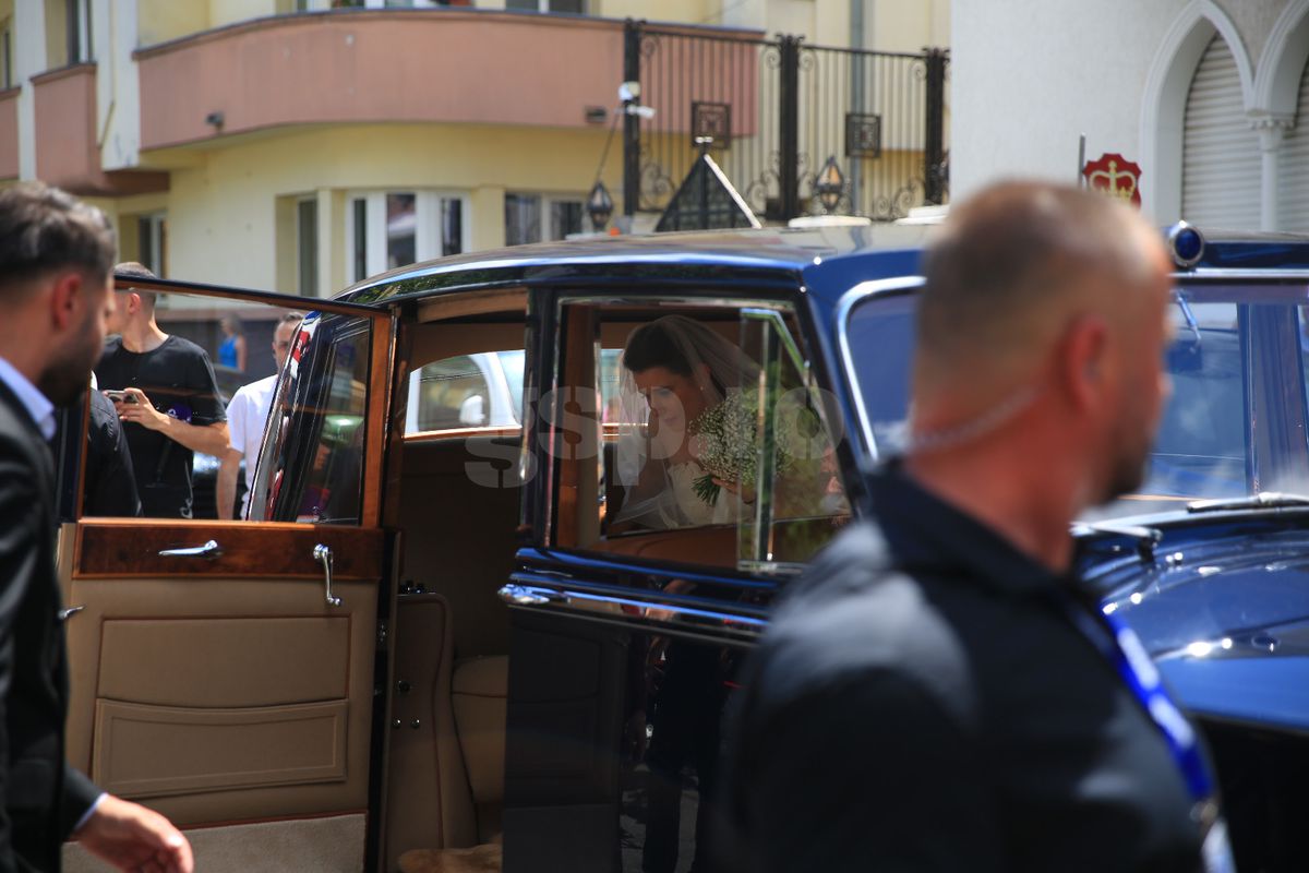 Doar 18 în toată lumea! Cu ce mașină au ajuns Kira Hagi și Thomas Ferfelis la nuntă » Surpriză din partea lui Ion Țiriac