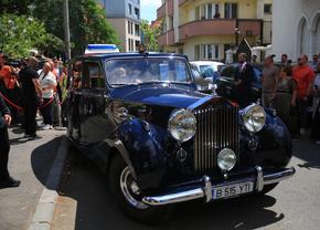 Doar 18 exemplare în toată lumea! Cu ce mașină au ajuns Kira Hagi și Thomas Ferfelis la nuntă