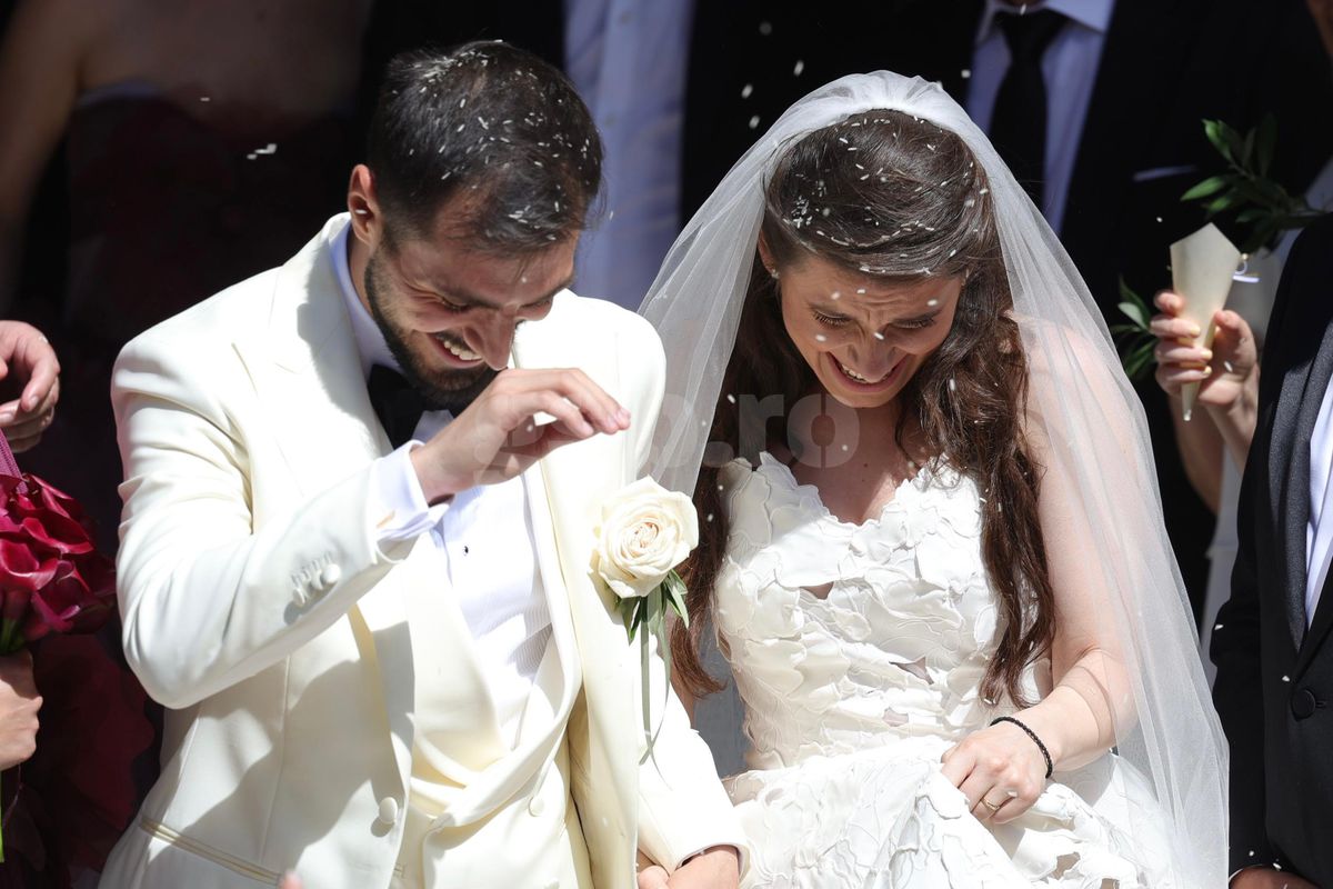 Kira Hagi și Thomas Ferfelis s-au căsătorit religios » În ce mașină au venit la eveniment: imagini tari cu Ianis și verișoara Maria