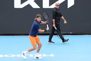 Stefanos Tsitsipas și-a concediat din nou tatăl: „Are multe de oferit altora, dar mie mi-a dat deja tot ce putea”