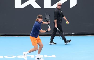 Stefanos Tsitsipas și-a concediat din nou tatăl: „Are multe de oferit altora, dar mie mi-a dat deja tot ce putea”