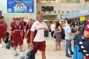 Rapid a plecat în Austria! » Abia a fost transferat și a urcat în avion
