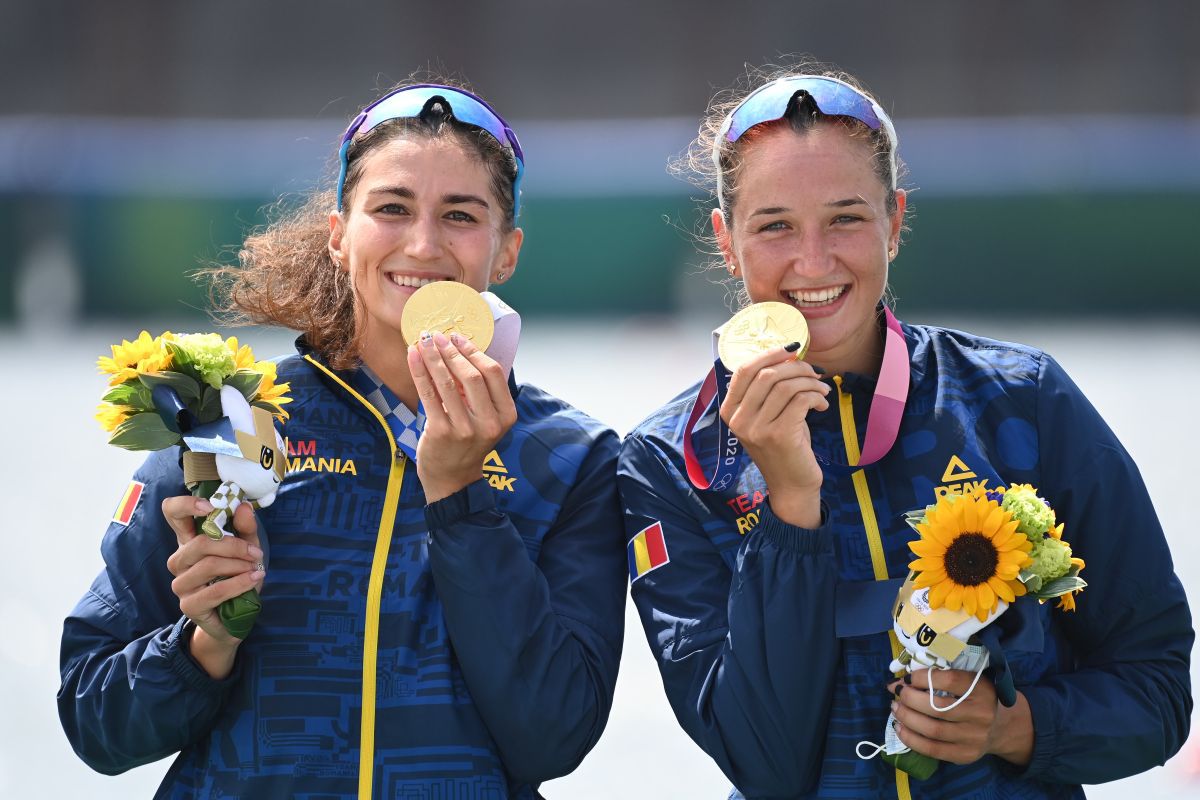 „Covor roșu îi punem!” » Petrecere mare în satul Ancuței Bodnar, canotoarea de aur: „Borș din sfeclă roșie, șnițel, cartofi prăjiți și tocinei"