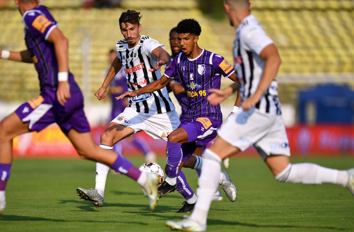 FC Argeș - U Cluj 3-1 » Gazdele triumfă în Trivale. Nou-promovata s-a prăbușit în inferioritate numerică
