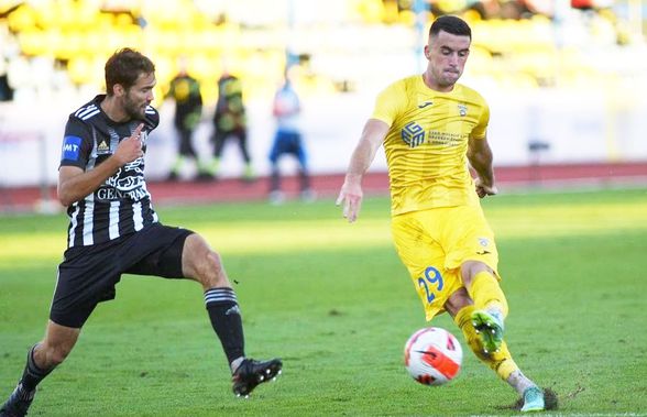 Rapid luptă cu alte două cluburi din România pentru semnătura unui atacant cu cifre excelente