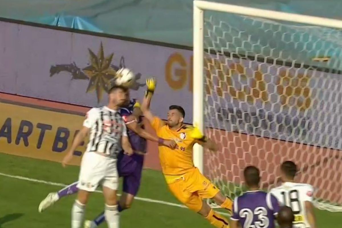 FC Argeș - U Cluj 3-1 » Gazdele triumfă în Trivale. Nou-promovata s-a prăbușit în inferioritate numerică