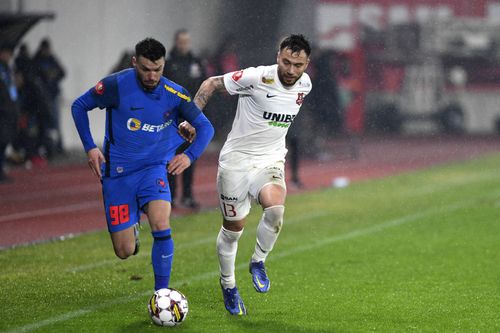 Alexandru Răuță (31 de ani, mijlocaș defensiv) a fost prezentat azi de FC Argeș, retrogradată la finalul sezonului trecut în Liga 2.