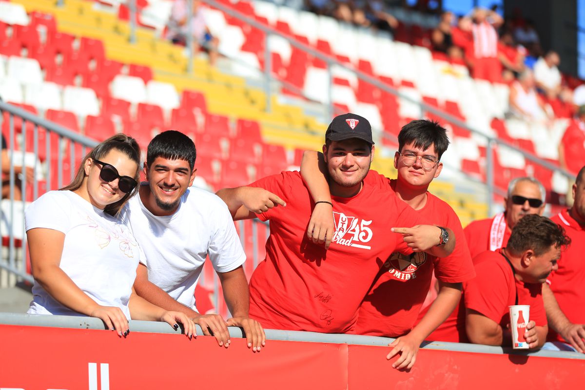 7 detalii observate de pe stadion la UTA Arad - Universitatea Cluj » „Zici că are artroză! Pe vremea mea, îi bătea pe teren”