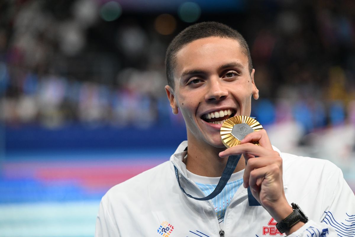 ISTORIE! David Popovici, medalie de AUR pentru România la 200 de metri liber! Avem primul campion olimpic din istoria înotului masculin românesc!