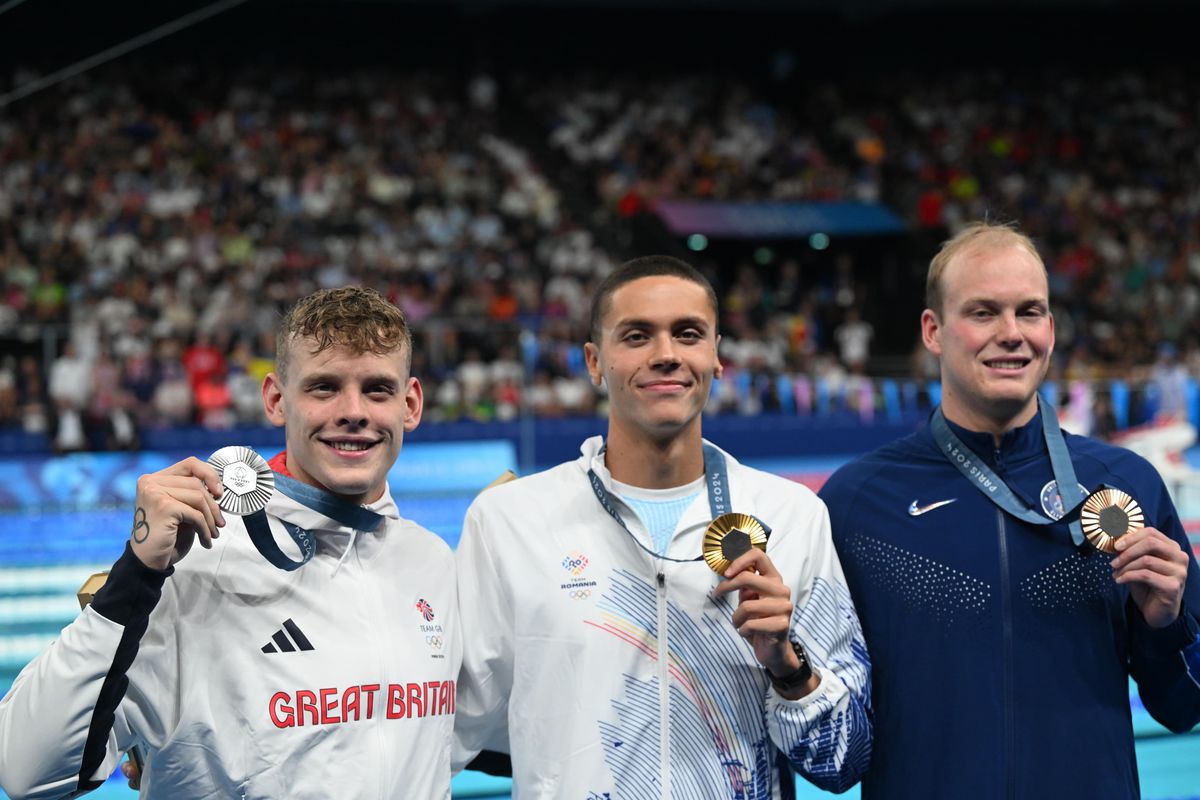 ISTORIE! David Popovici, medalie de AUR pentru România la 200 de metri liber! Avem primul campion olimpic din istoria înotului masculin românesc!