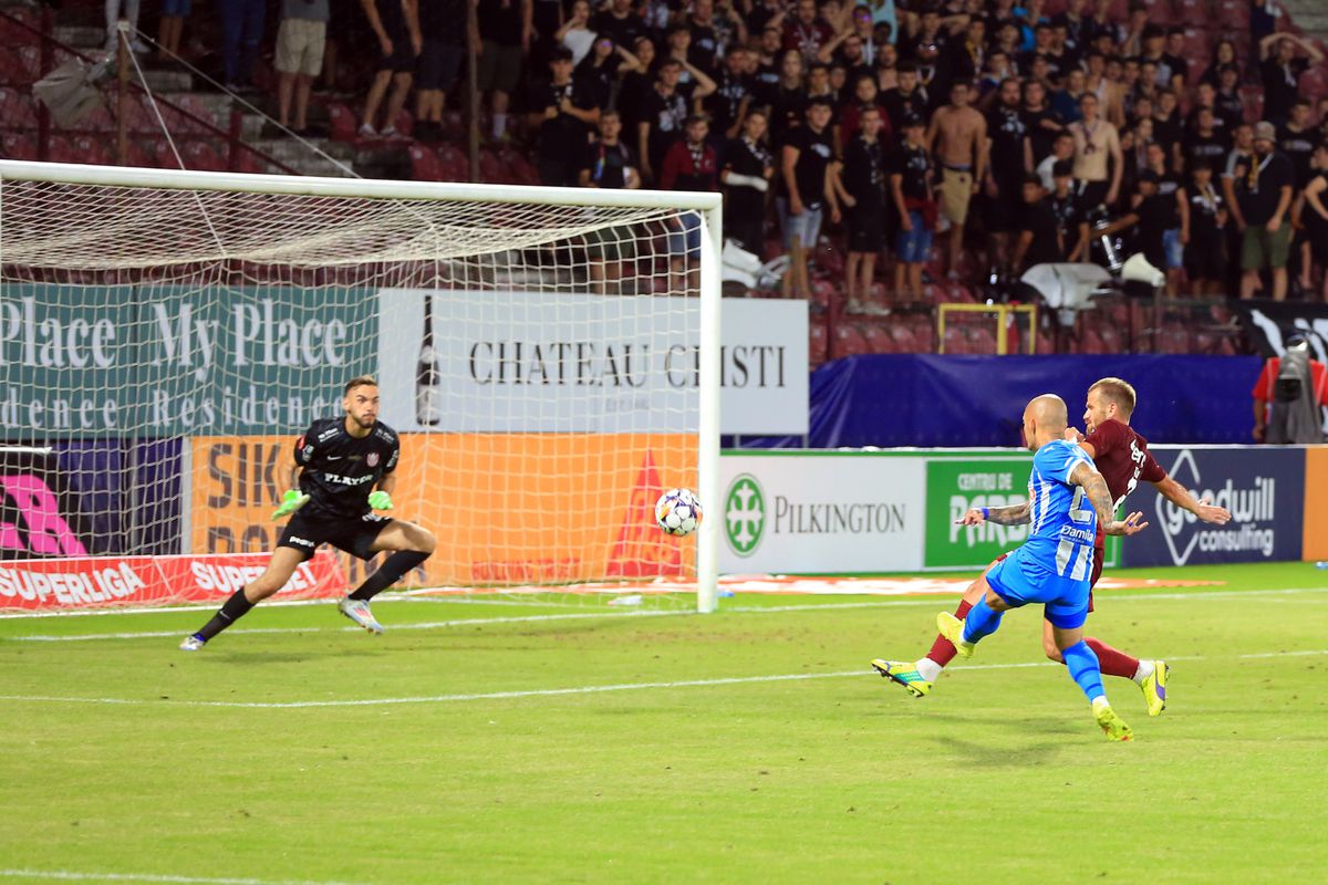 L-a învinețit pe Mitriță » Palma lui Ajeti i-a provocat un hematom serios vedetei Universității Craiova