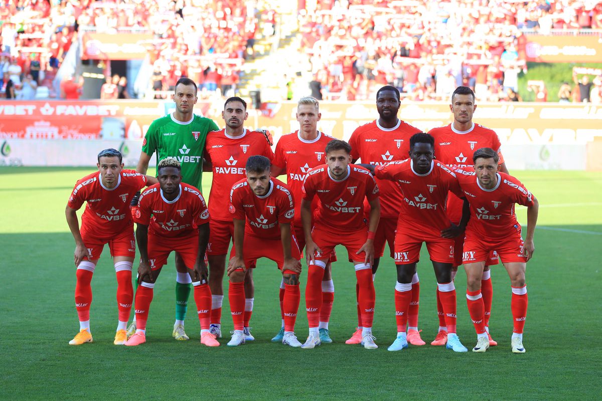 Ioan Ovidiu Sabău și-a criticat jucătorii după remiza cu UTA: „Destul de lenți și crispați”