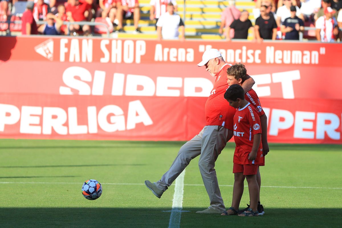 Ioan Ovidiu Sabău și-a criticat jucătorii după remiza cu UTA: „Destul de lenți și crispați”