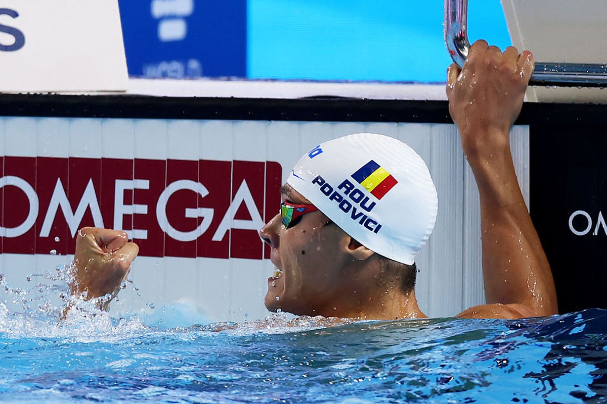Detaliul remarcat de primul medaliat olimpic al natației masculine românești la cursa lui David Popovici: „Le-am spus colegilor, nu avea cum”