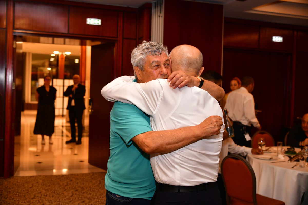 Imagini memorabile de la petrecerea lui Mircea Lucescu! George Copos a „rupt ariciul” buzunarului și a aruncat timid cu bani în lăutari
