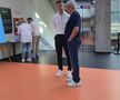 Mircea Lucescu, celebrat la Muzeul Fotbalului, cu tricoul lui Pele în spate » Cadoul special primit de la Andrei Nicolescu