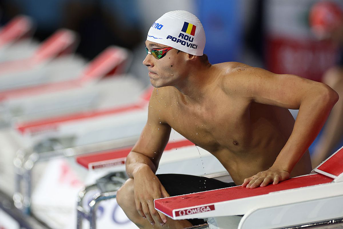 Detaliul remarcat de primul medaliat olimpic al natației masculine românești la cursa lui David Popovici: „Le-am spus colegilor, nu avea cum”