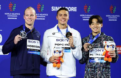 De ziua imnului, „Deșteaptă-te, române!” a răsunat la Singapore » „Vinovat”, campionul mondial David Popovici! Imagini magnifice