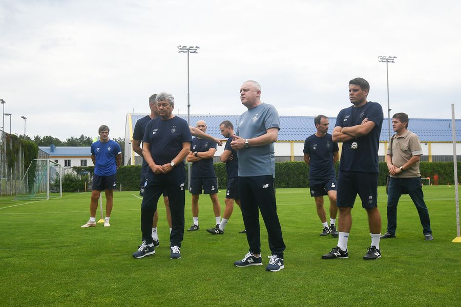 Mircea Lucescu și Igor Surkis, la prima ședință de pregătire. Foto: FCDynamo.com Un om-cheie din cariera lui Mircea Lucescu face dezvăluiri tari despre ofertele primite de „Il Luce”: „Da, au fost discuții cu PSG”