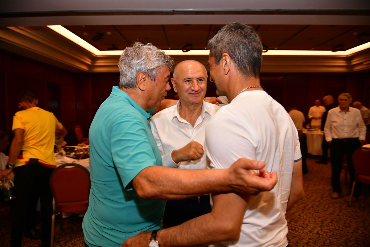 Imagini memorabile de la petrecerea lui Mircea Lucescu! George Copos a „rupt ariciul” buzunarului și a aruncat timid cu bani în lăutari