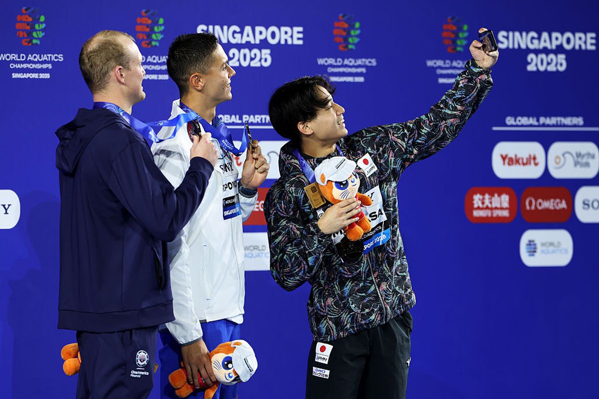 Viral! Cele două cuvinte postate de David Popovici, la două ore după cursa istorică din Singapore