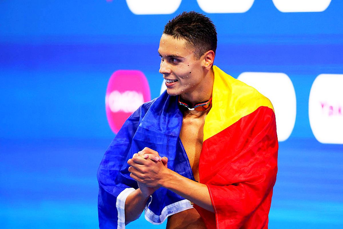 Detaliul remarcat de primul medaliat olimpic al natației masculine românești la cursa lui David Popovici: „Le-am spus colegilor, nu avea cum”