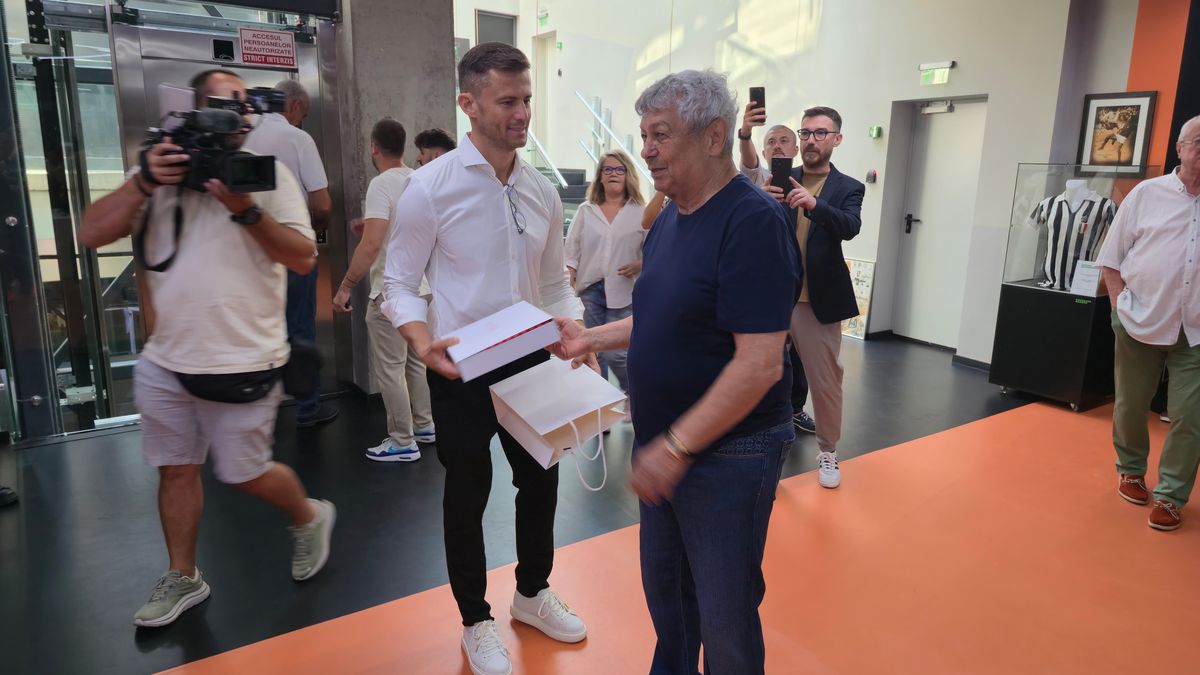 Mircea Lucescu, la Muzeul Fotbalului, în ziua în care a împlinit 80 de ani