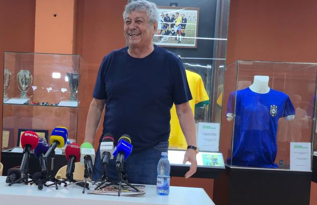 Mircea Lucescu, celebrat la Muzeul Fotbalului, cu tricoul lui Pele în spate » Cadoul special primit de la Andrei Nicolescu