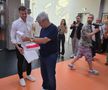 Mircea Lucescu, celebrat la Muzeul Fotbalului, cu tricoul lui Pele în spate » Cadoul special primit de la Andrei Nicolescu