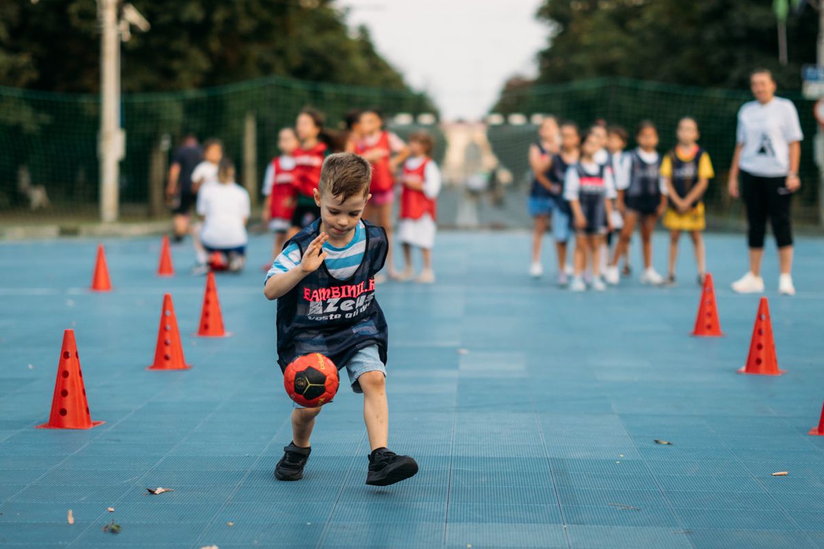 Ploieștiul a făcut show pe bulevard la Sport Arena Streetball » 90 de echipe și peste 320 de jucători au jucat baschet 3x3