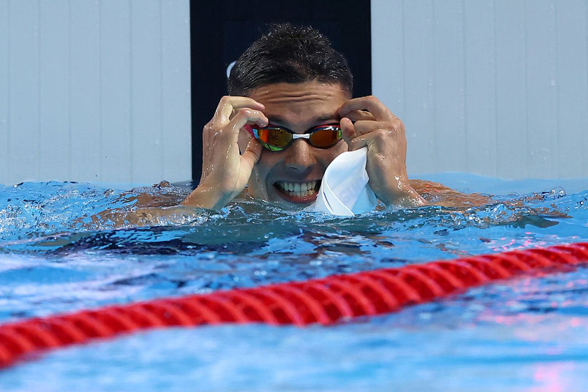 Detaliul remarcat de primul medaliat olimpic al natației masculine românești la cursa lui David Popovici: „Le-am spus colegilor, nu avea cum”