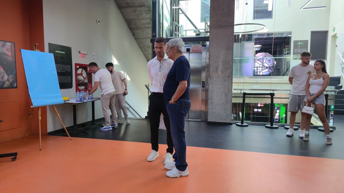 Mircea Lucescu, la Muzeul Fotbalului, în ziua în care a împlinit 80 de ani